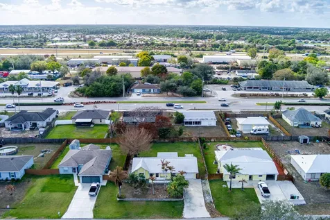 798 Sw Carmelite Street Port Saint Lucie FL 34983
