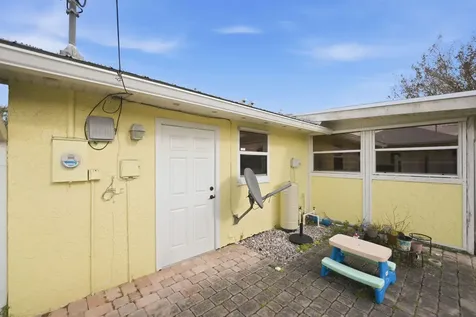 798 Sw Carmelite Street Port Saint Lucie FL 34983
