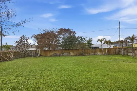798 Sw Carmelite Street Port Saint Lucie FL 34983