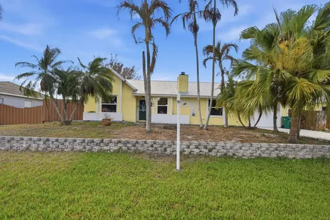 798 Sw Carmelite Street Port Saint Lucie FL 34983