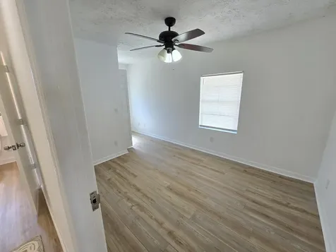 1955 10th Place Vero Beach FL 32960