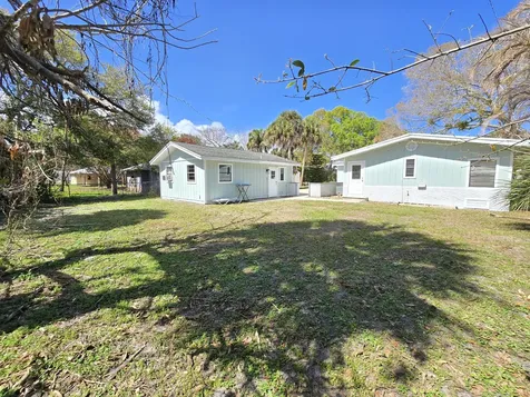 1955 10th Place Vero Beach FL 32960