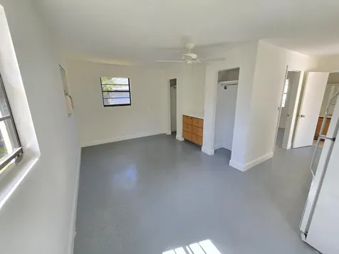 1955 10th Place Vero Beach FL 32960