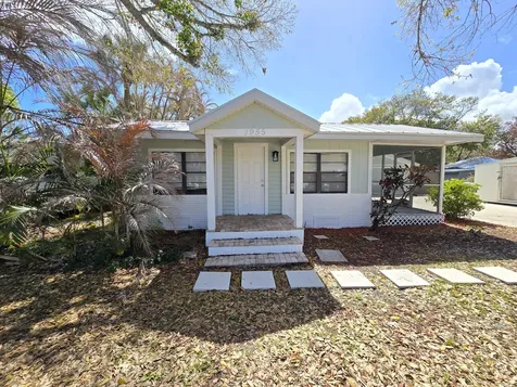1955 10th Place Vero Beach FL 32960