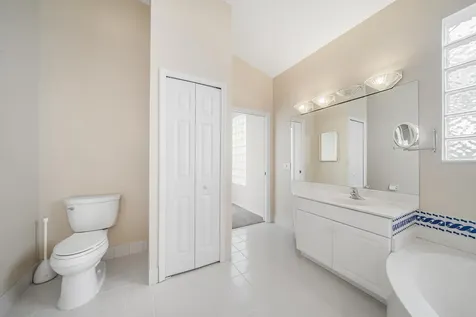 556 Sw Saint Georges Bay Port Saint Lucie FL 34986