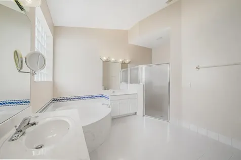 556 Sw Saint Georges Bay Port Saint Lucie FL 34986