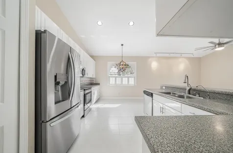 556 Sw Saint Georges Bay Port Saint Lucie FL 34986