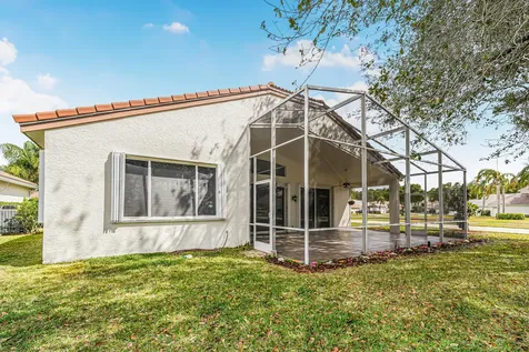 556 Sw Saint Georges Bay Port Saint Lucie FL 34986