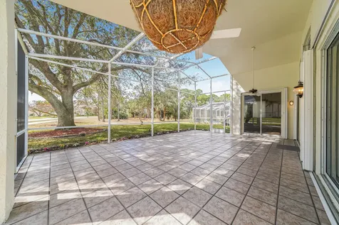 556 Sw Saint Georges Bay Port Saint Lucie FL 34986
