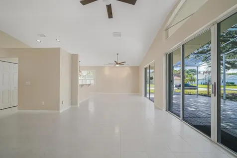 556 Sw Saint Georges Bay Port Saint Lucie FL 34986
