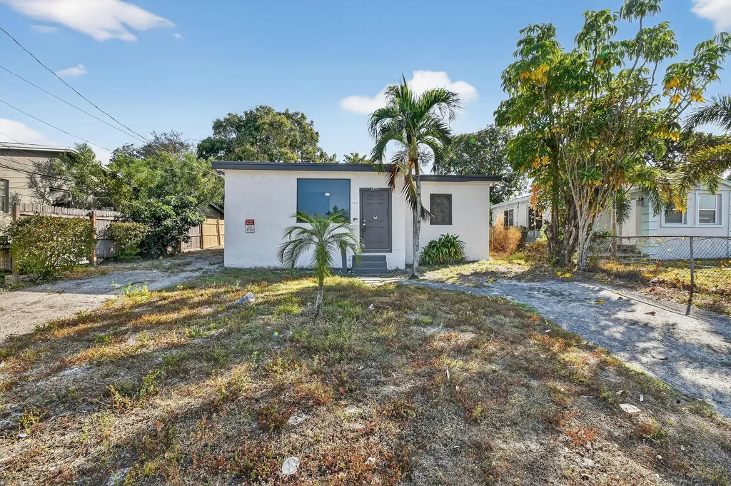 1257 W 35th Street Riviera Beach FL 33404