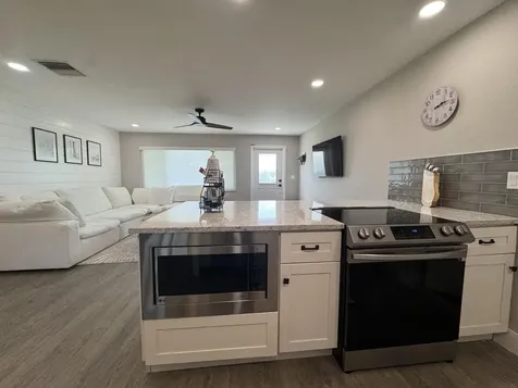 108 SW 9th Street Boynton Beach FL 33426