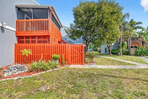 18 Crossings Circle Boynton Beach FL 33435