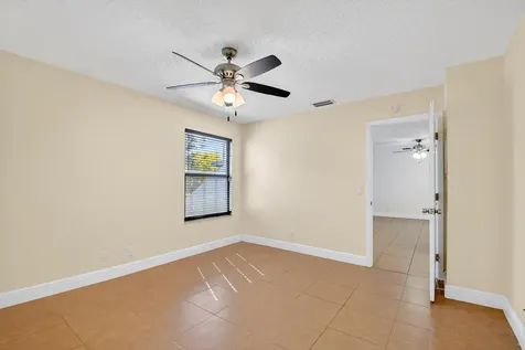 18 Crossings Circle Boynton Beach FL 33435