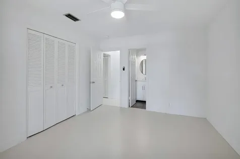 800 Sw 17th Street Boca Raton FL 33486