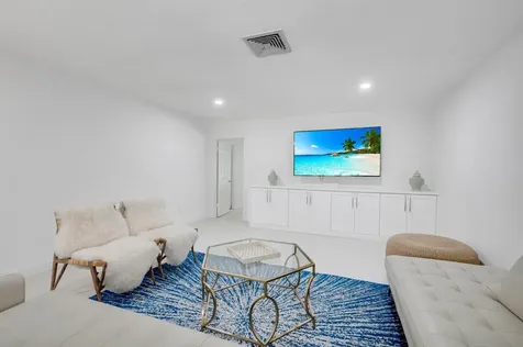 800 Sw 17th Street Boca Raton FL 33486
