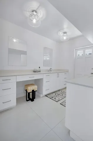 800 Sw 17th Street Boca Raton FL 33486