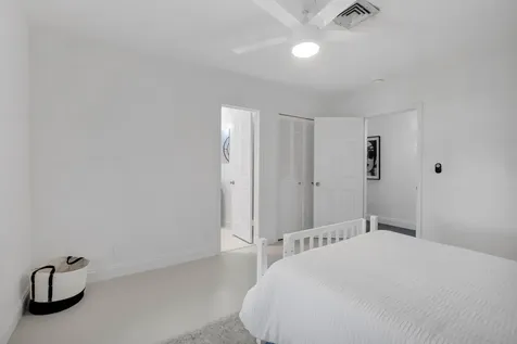 800 Sw 17th Street Boca Raton FL 33486