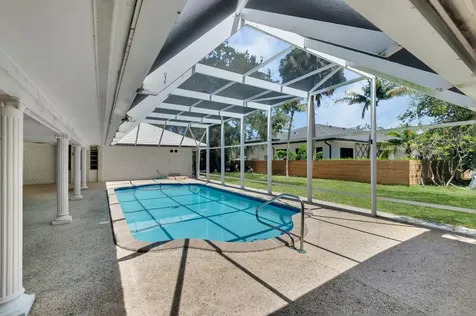 800 Sw 17th Street Boca Raton FL 33486