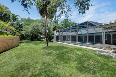 800 Sw 17th Street Boca Raton FL 33486