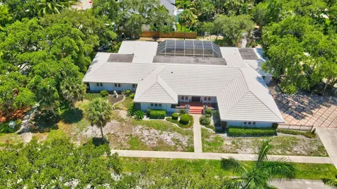 800 Sw 17th Street Boca Raton FL 33486