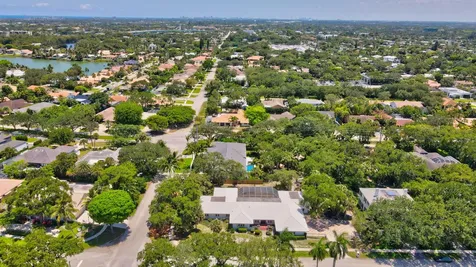 800 Sw 17th Street Boca Raton FL 33486