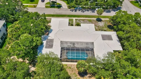 800 Sw 17th Street Boca Raton FL 33486