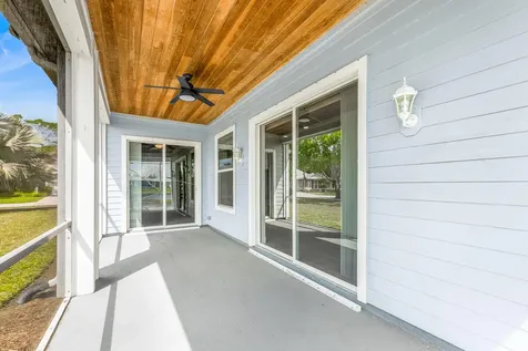 615 Ne Canoe Park Circle Port Saint Lucie FL 34983