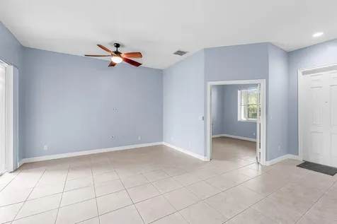 615 Ne Canoe Park Circle Port Saint Lucie FL 34983