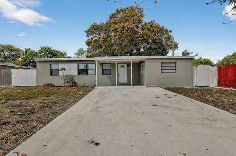 3600 Sw 46th Avenue West Park FL 33023