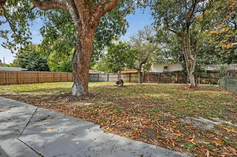 3600 Sw 46th Avenue West Park FL 33023