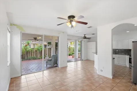 15062 Sw 11th Street Miami FL 33194