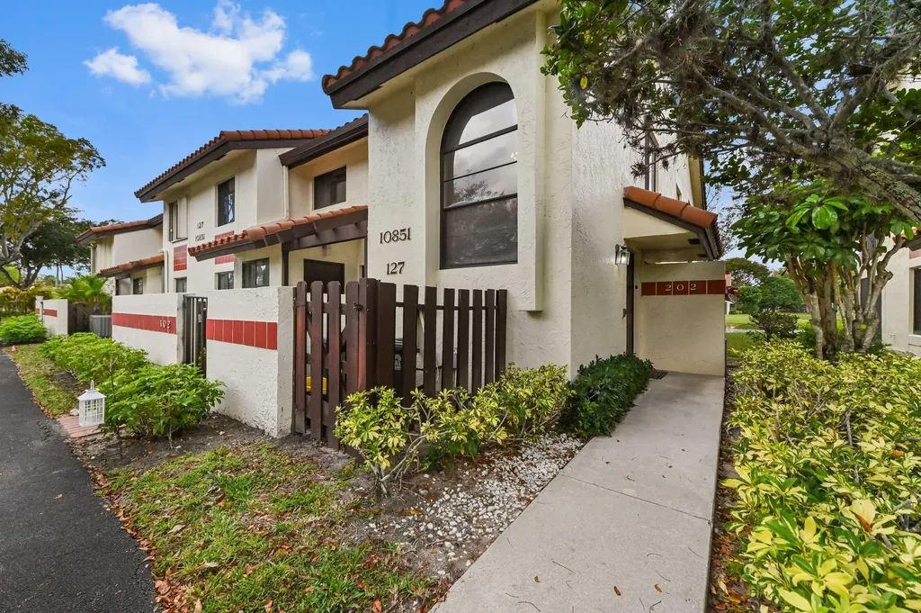 10851 Palm Lake Avenue Boynton Beach FL 33437