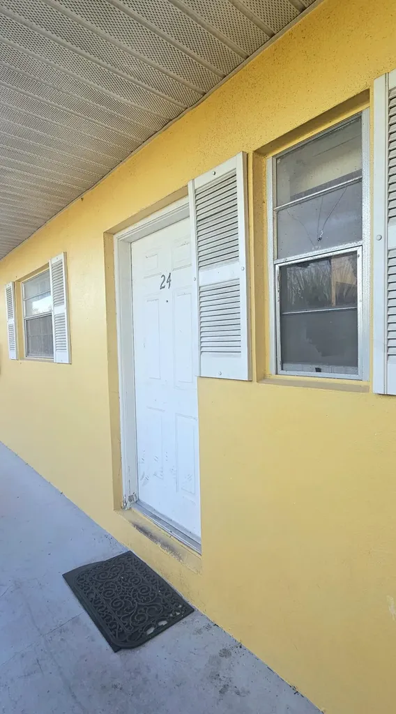 1505 Crescent Circle Lake Park FL 33403