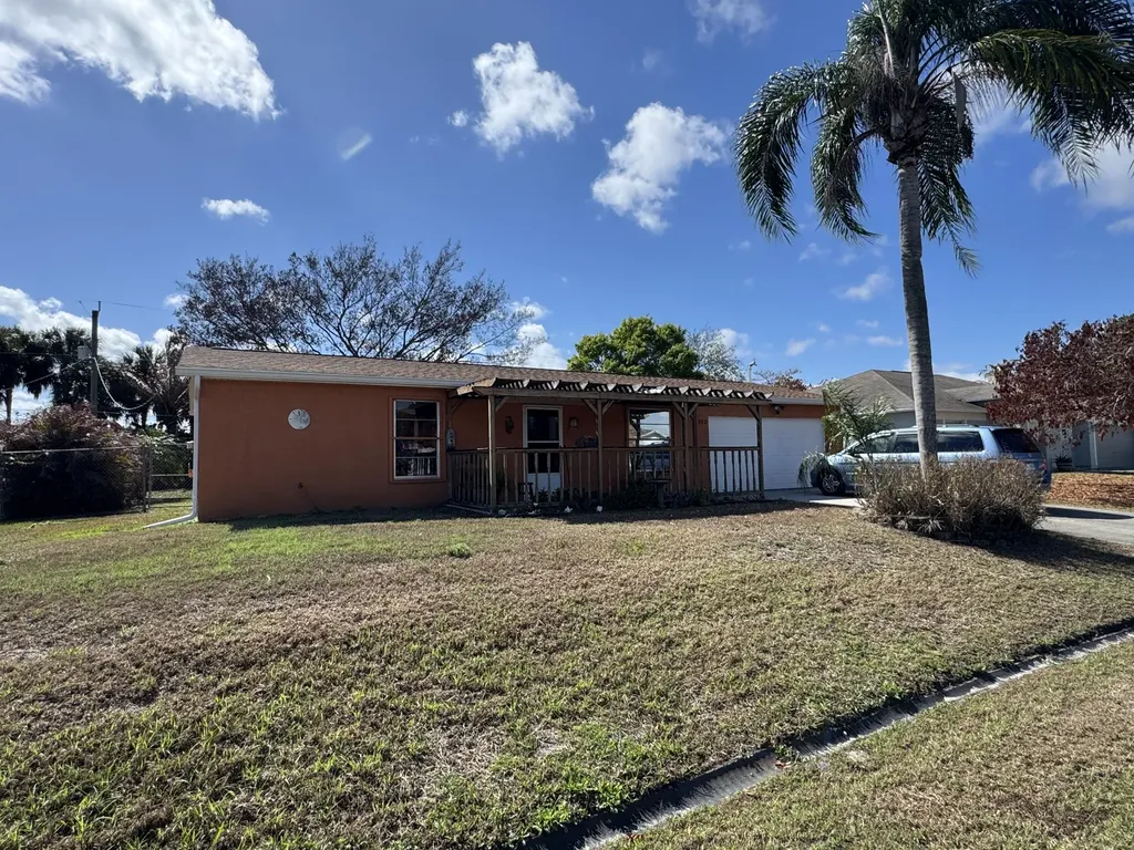 582 Se Karrigan Terrace Port Saint Lucie FL 34983