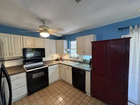 582 Se Karrigan Terrace Port Saint Lucie FL 34983