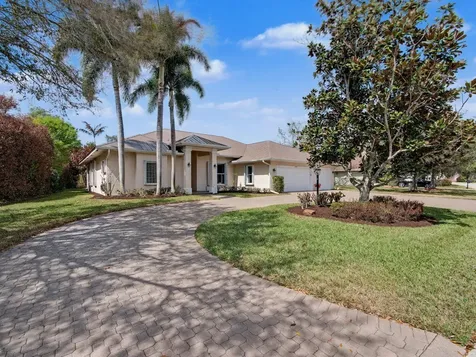 8122 Sw Yachtsmans Drive Stuart FL 34997