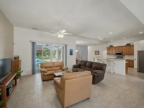 8122 Sw Yachtsmans Drive Stuart FL 34997
