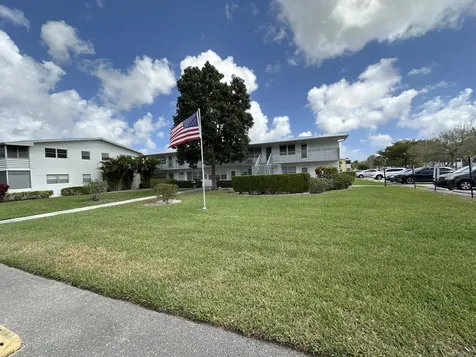 121 Sheffield F West Palm Beach FL 33417