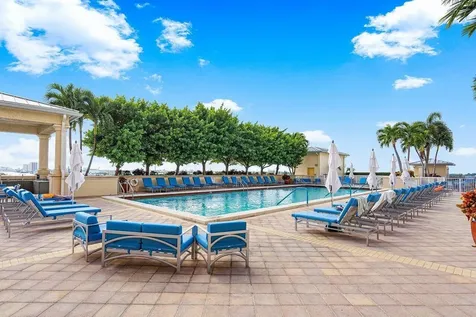 2650 Lake Shore Drive Riviera Beach FL 33404