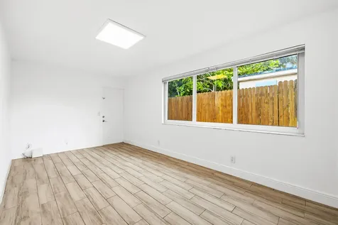 253 Sw 2nd Court Deerfield Beach FL 33441