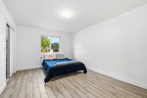 253 Sw 2nd Court Deerfield Beach FL 33441