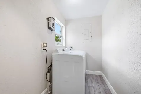 253 Sw 2nd Court Deerfield Beach FL 33441