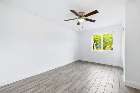 253 Sw 2nd Court Deerfield Beach FL 33441