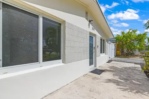 253 Sw 2nd Court Deerfield Beach FL 33441