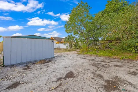 253 Sw 2nd Court Deerfield Beach FL 33441