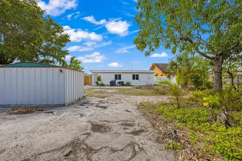 253 Sw 2nd Court Deerfield Beach FL 33441
