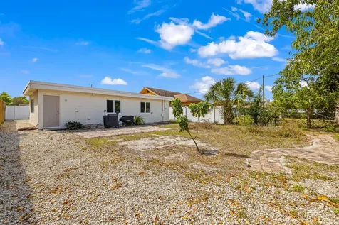253 Sw 2nd Court Deerfield Beach FL 33441