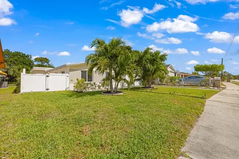 253 Sw 2nd Court Deerfield Beach FL 33441