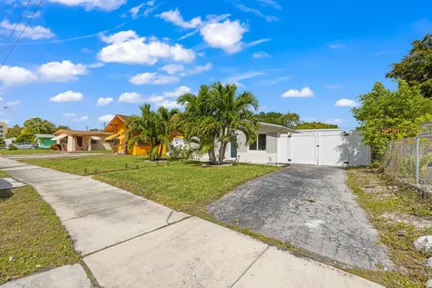 253 Sw 2nd Court Deerfield Beach FL 33441